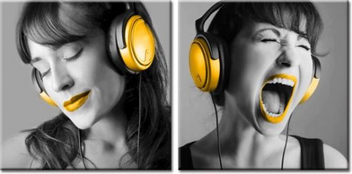 obraz kobiety ze słuchawkami