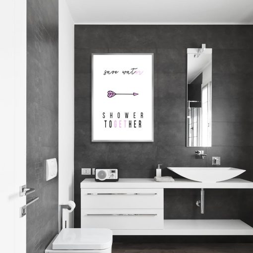 Plakat z fioletowymi elementami do łazienki