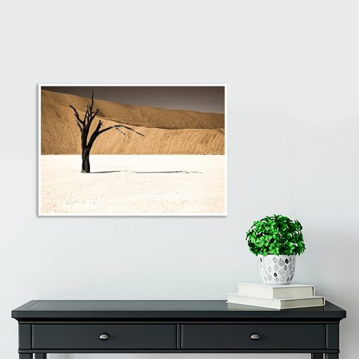Plakat drzewo i pustynia