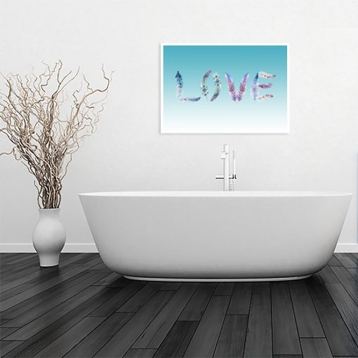 plakat love w łazience