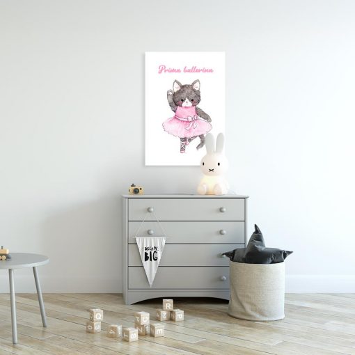obraz z kotkiem w sukience do pokoju dziecka