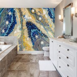 łazienka z reprodukcja na ścianie malarstwa ewy m turowskiej