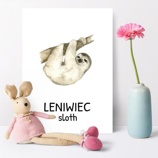 beżowo- szary leniwiec na plakacie do pokoju dziecka