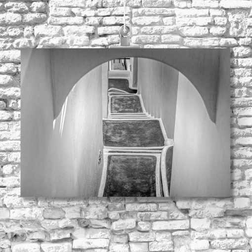Czarno-biały obraz z zabudową na Santorini do salonu