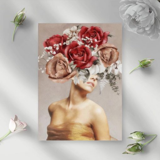 Plakat z różanym stroikiem na głowie